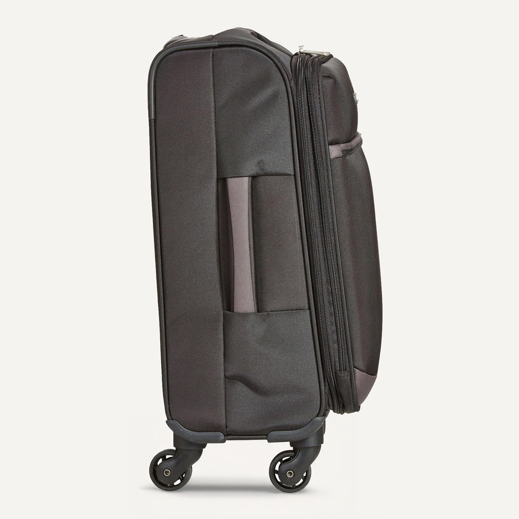 18" Medium Expandable Softside Suitcase with Spinner Wheels, Black X145015